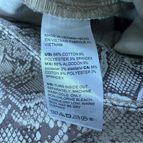 White House Black market Snake Print Skinny size 4P - Picture 8 of 10